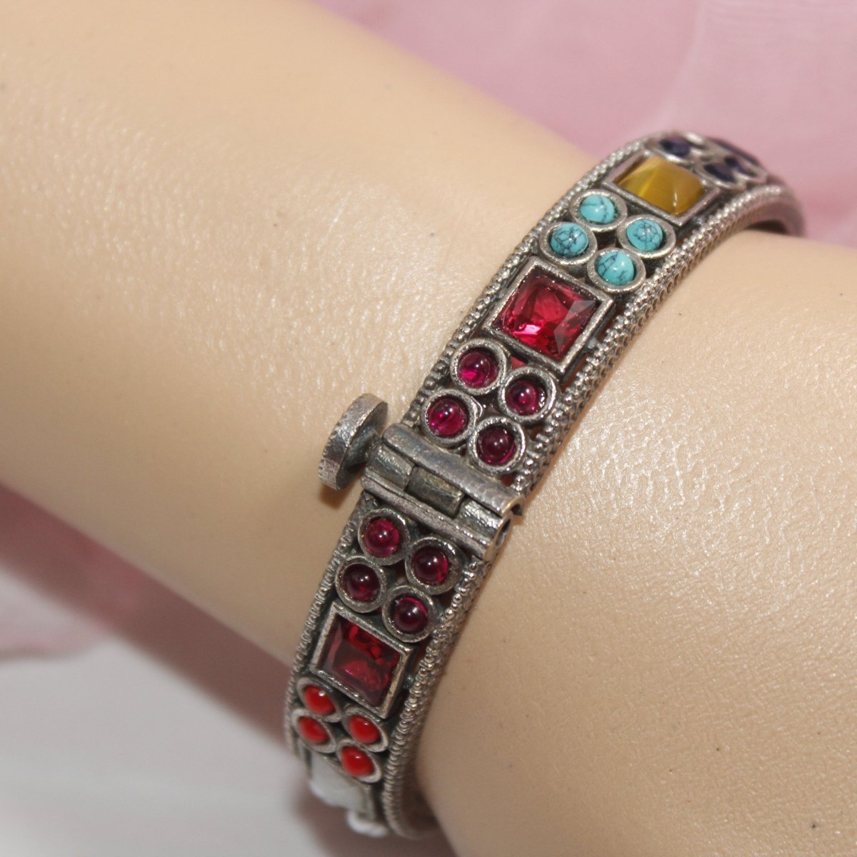 DUAL - TONE SQUARE AND DOTS STONE KADA - MULTICOLOUR - kada