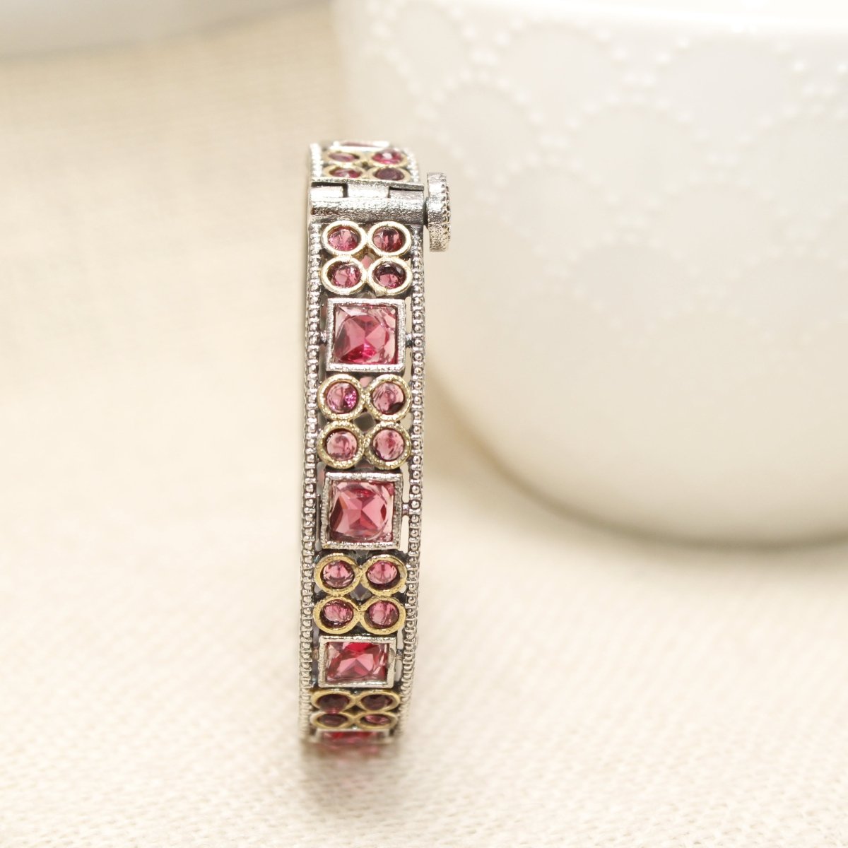 DUAL - TONE SQUARE AND DOTS STONE KADA - RED - kada