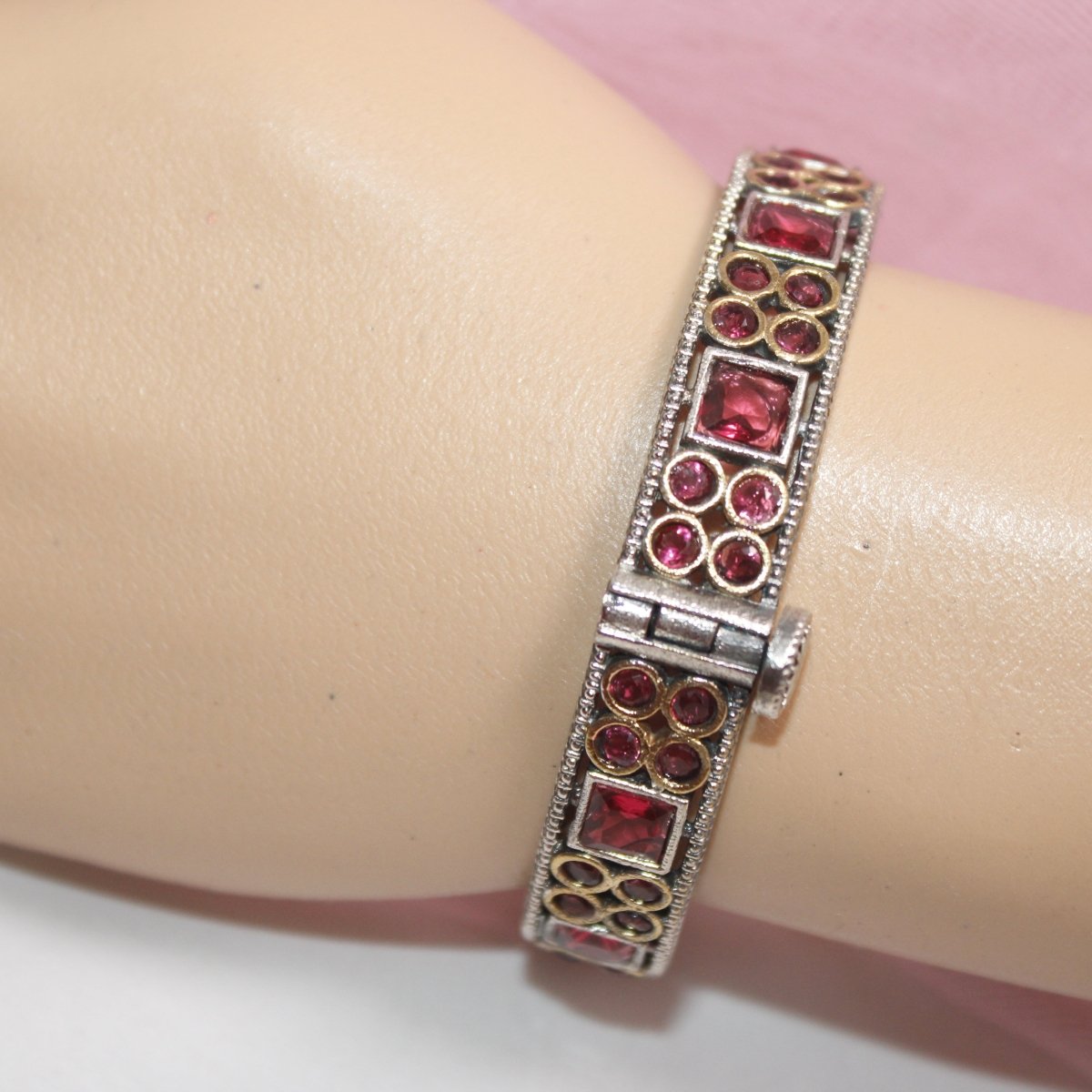 DUAL - TONE SQUARE AND DOTS STONE KADA - RED - kada