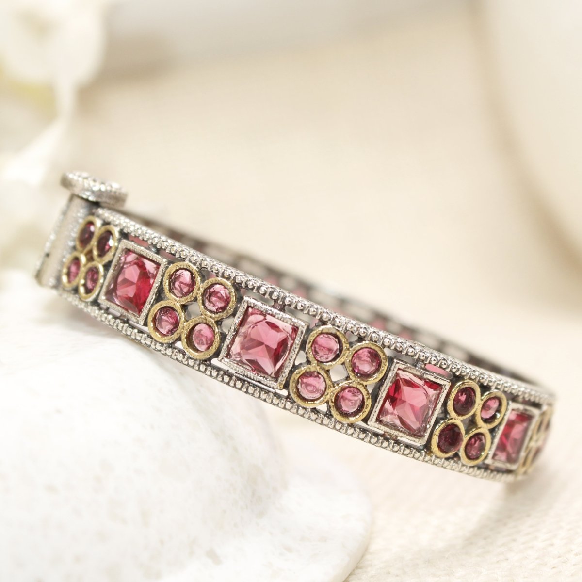 DUAL - TONE SQUARE AND DOTS STONE KADA - RED - kada