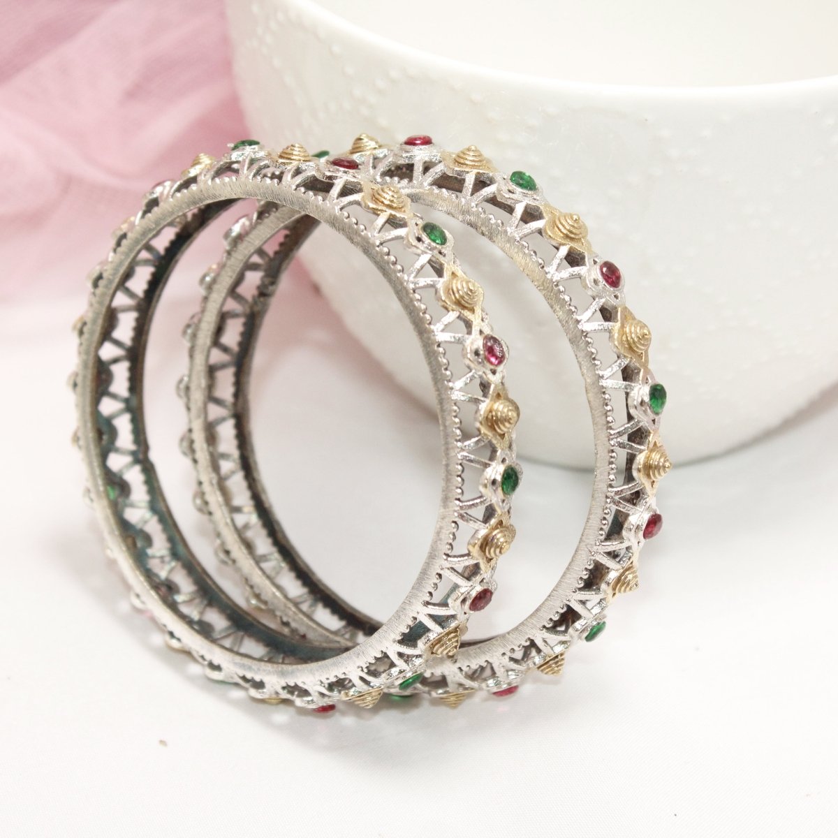 DUAL - TONE TRIKON JAALI RAJPUTANA BANGLE PAIR - SET OF 2 BANGLES - RED & GREEN - kada