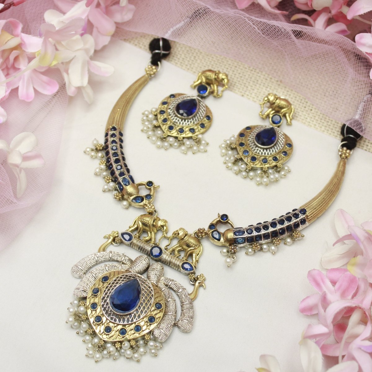 GAJ PAIR DUAL - TONE HASLI NECKLACE - BLUE - Necklaces