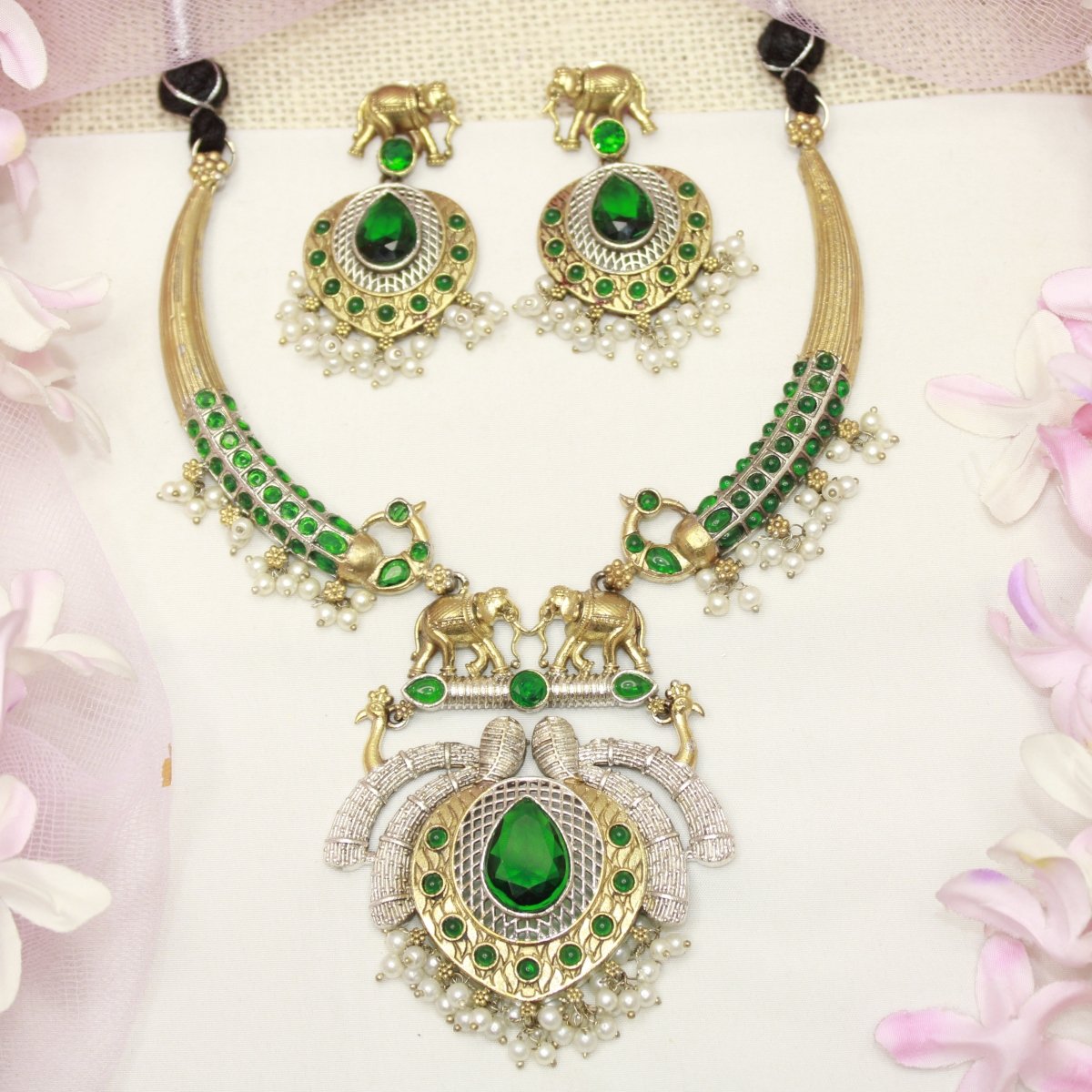 GAJ PAIR DUAL - TONE HASLI NECKLACE - GREEN - Necklaces