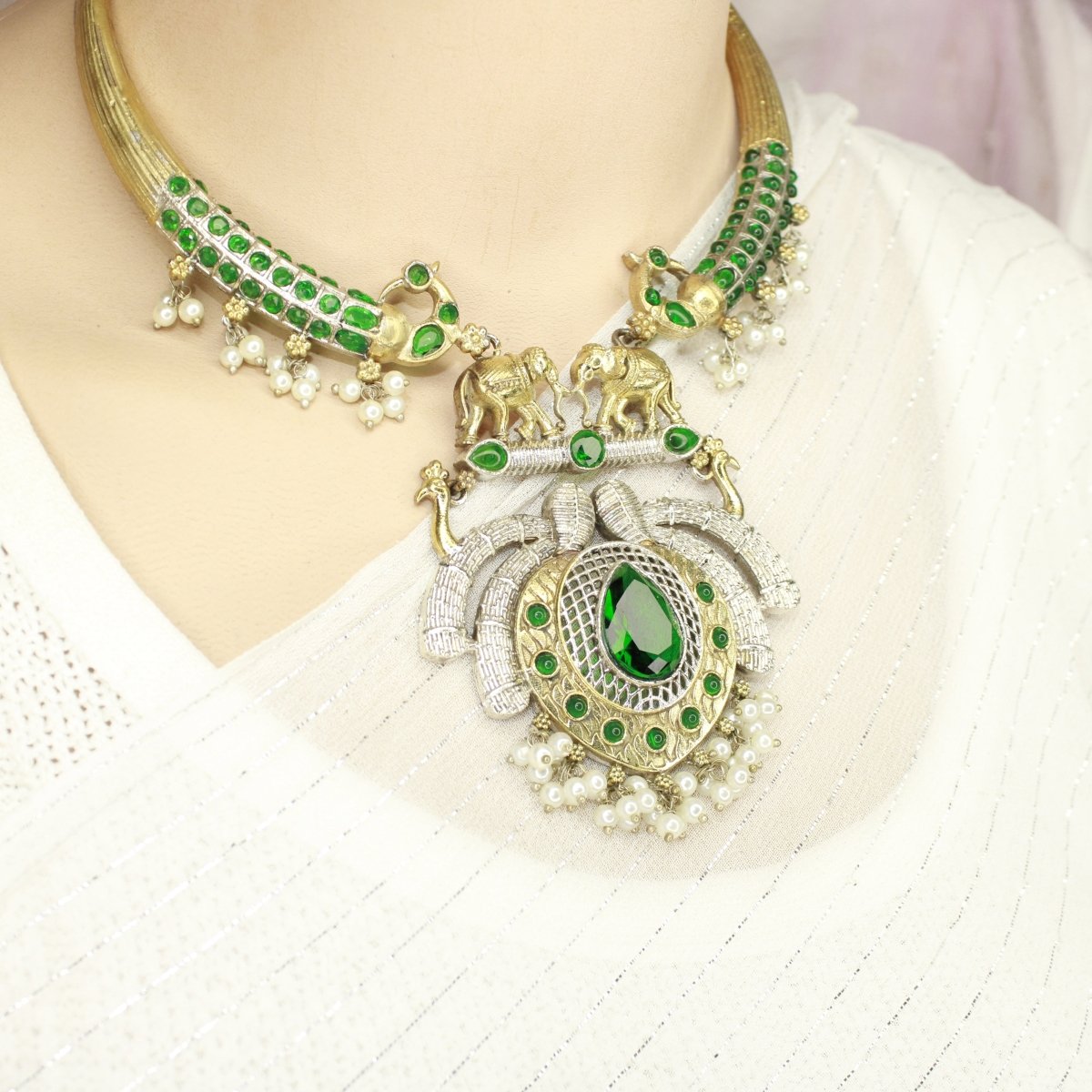 GAJ PAIR DUAL - TONE HASLI NECKLACE - GREEN - Necklaces