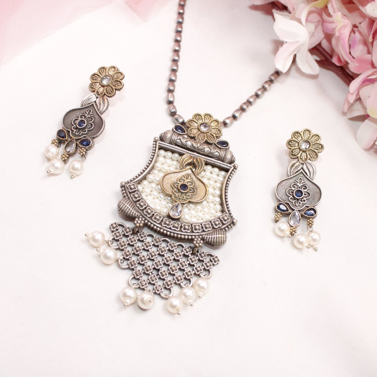 GULDASTA - DUAL - TONE PEARL JAALI ANTIQUE GOLDEN PENDANT SET - BLUE - Charms & Pendants