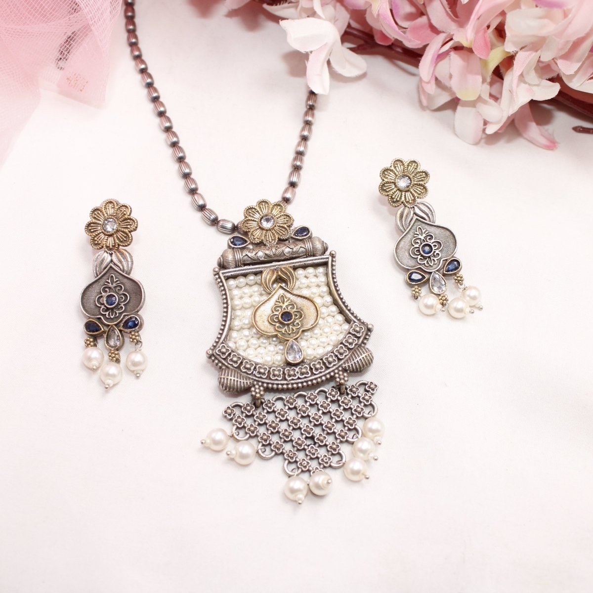 GULDASTA - DUAL - TONE PEARL JAALI ANTIQUE GOLDEN PENDANT SET - BLUE - Charms & Pendants