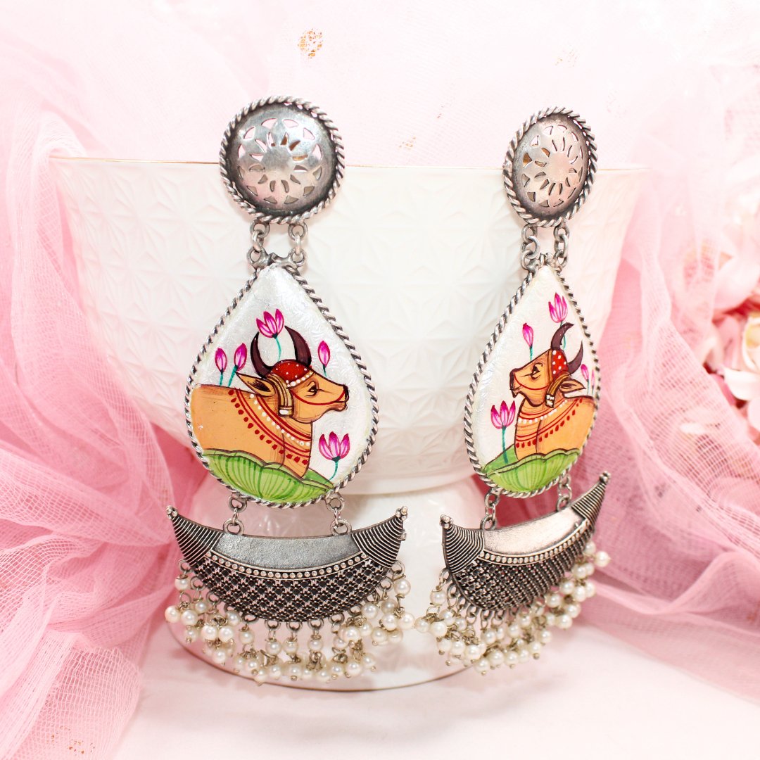 HANDPAINTED BIG JHUMKA - WHITE NANDI - EARRING