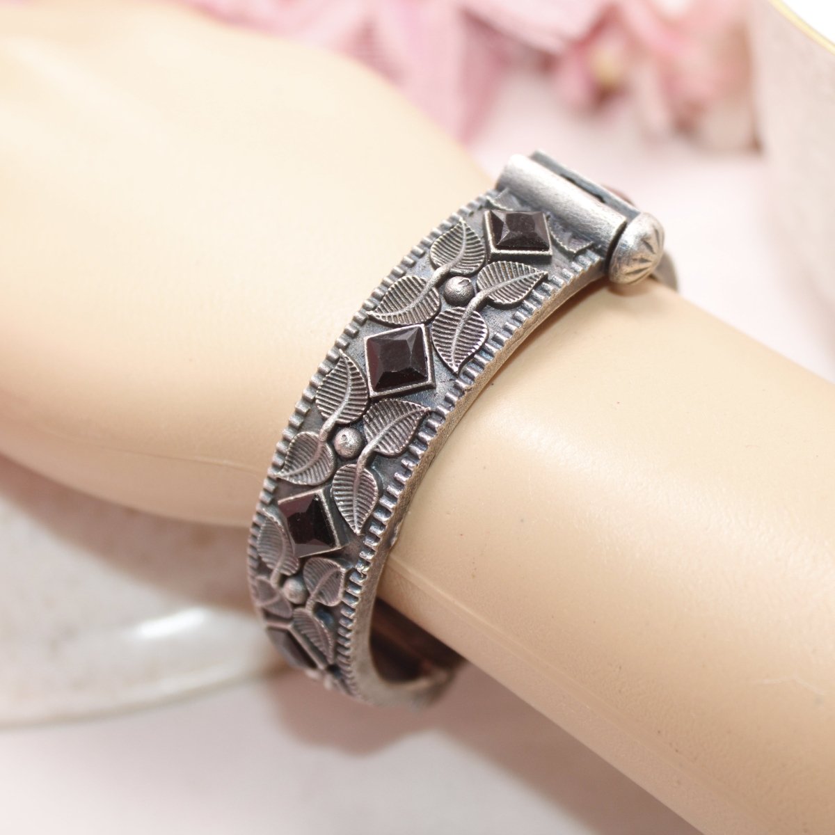 KALI - OXIDISED SILVER LOOK ALIKE KADA - BLACK - kada