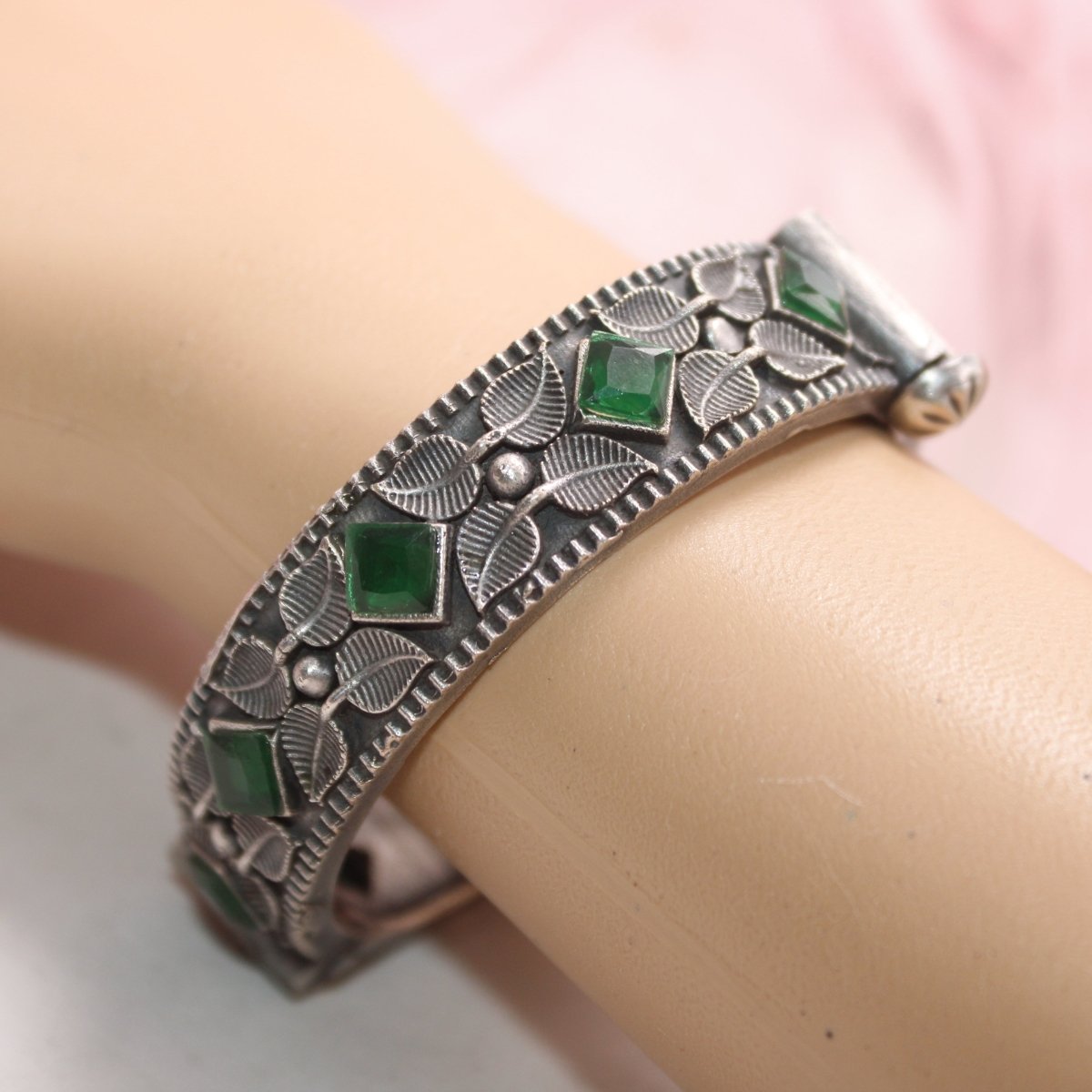 KALI - OXIDISED SILVER LOOK ALIKE KADA - GREEN - kada