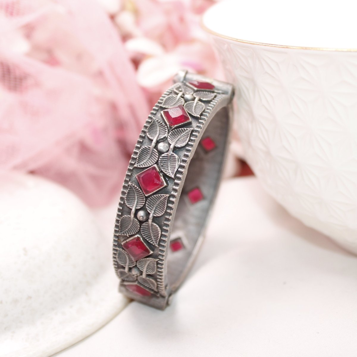 KALI - OXIDISED SILVER LOOK ALIKE KADA - RED - kada