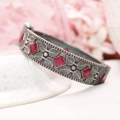 KALI - OXIDISED SILVER LOOK ALIKE KADA - RED - kada