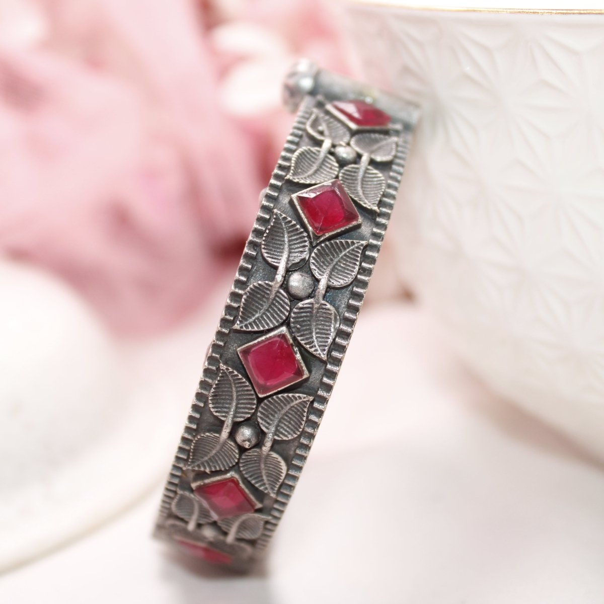 KALI - OXIDISED SILVER LOOK ALIKE KADA - RED - kada