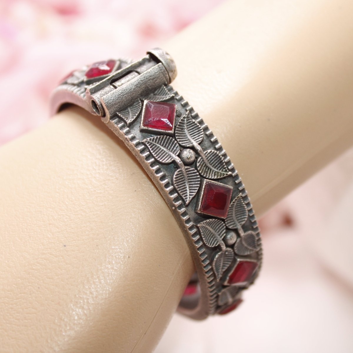 KALI - OXIDISED SILVER LOOK ALIKE KADA - RED - kada