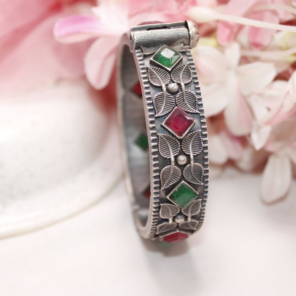 KALI - OXIDISED SILVER LOOK ALIKE KADA - RED & GREEN - kada