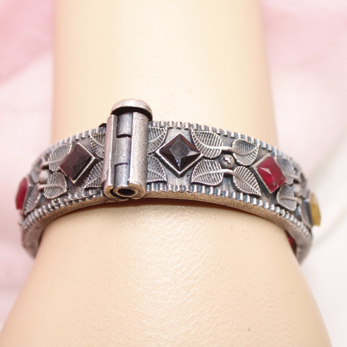 KALI - OXIDISED SILVER LOOK ALIKE KADA - RED YELLOW BLACK - kada