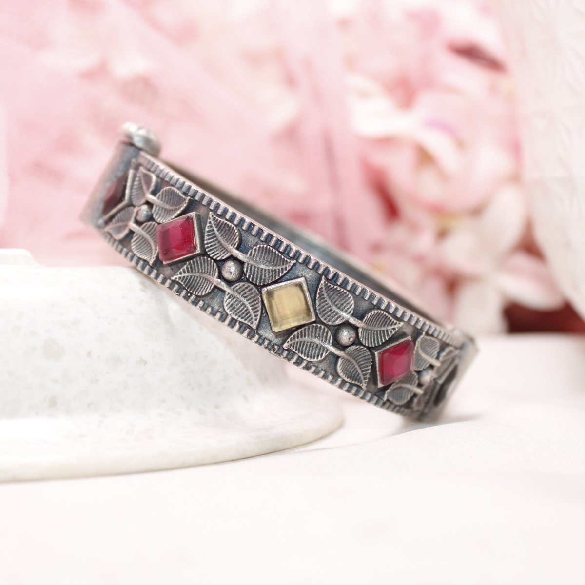 KALI - OXIDISED SILVER LOOK ALIKE KADA - RED YELLOW BLACK - kada