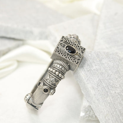 KARIGARI - ANTIQUE OXIDISED KADA - BLACK - kada