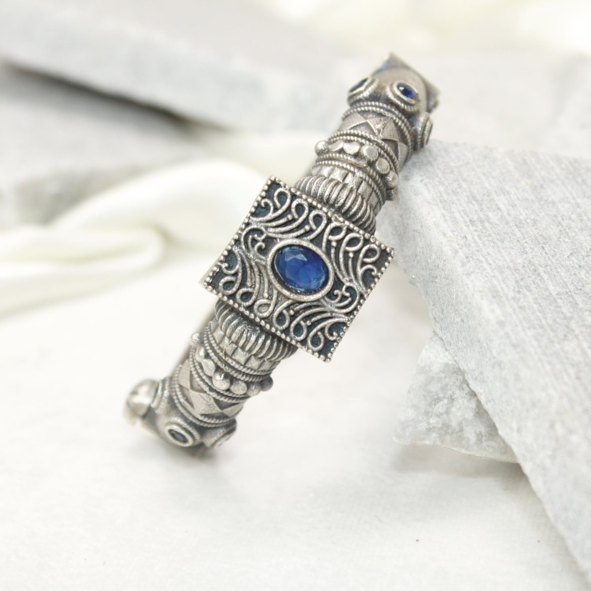 KARIGARI - ANTIQUE OXIDISED KADA - BLUE - kada