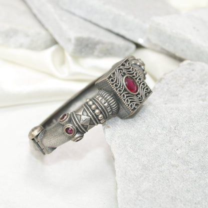 KARIGARI - ANTIQUE OXIDISED KADA - RED - kada