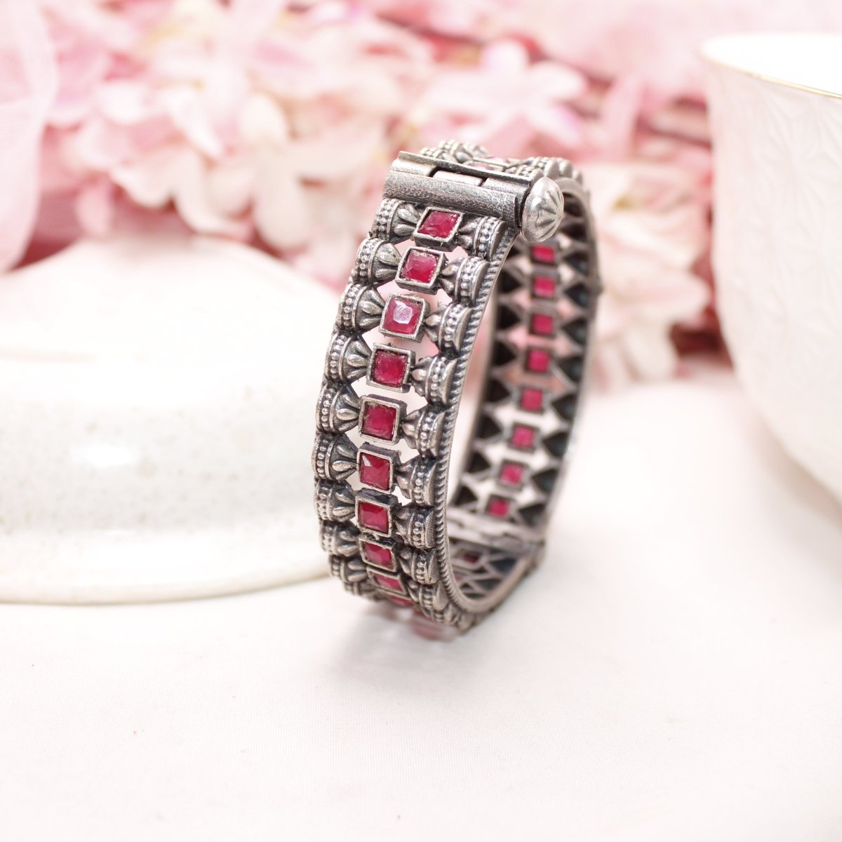 KASTURI - OXIDISED SILVER LOOK ALIKE KADA - RED - kada