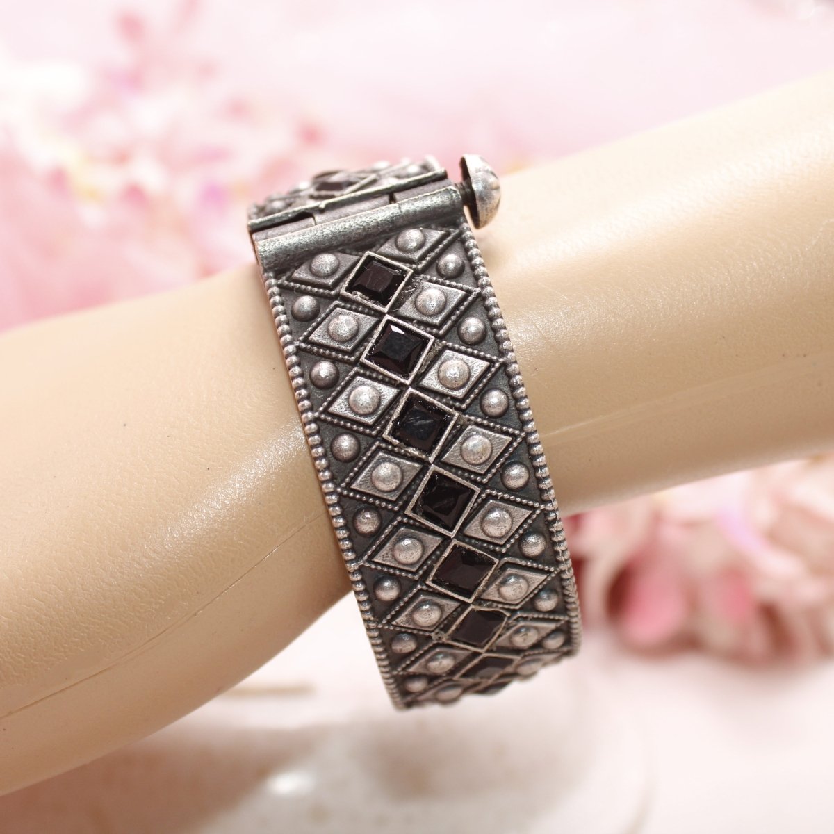 KAVERI - OXIDISED SILVER LOOK ALIKE KADA - BLACK - kada