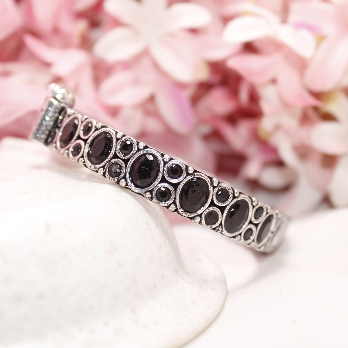 KESAR - OXIDISED SILVER LOOK ALIKE KADA - BLACK - kada