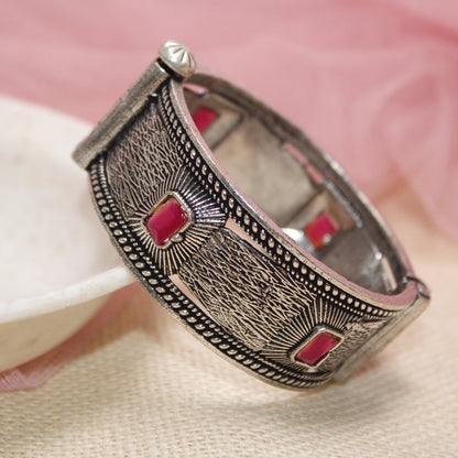 KIA - OXIDISED SILVER LOOK ALIKE KADA - RED - kada