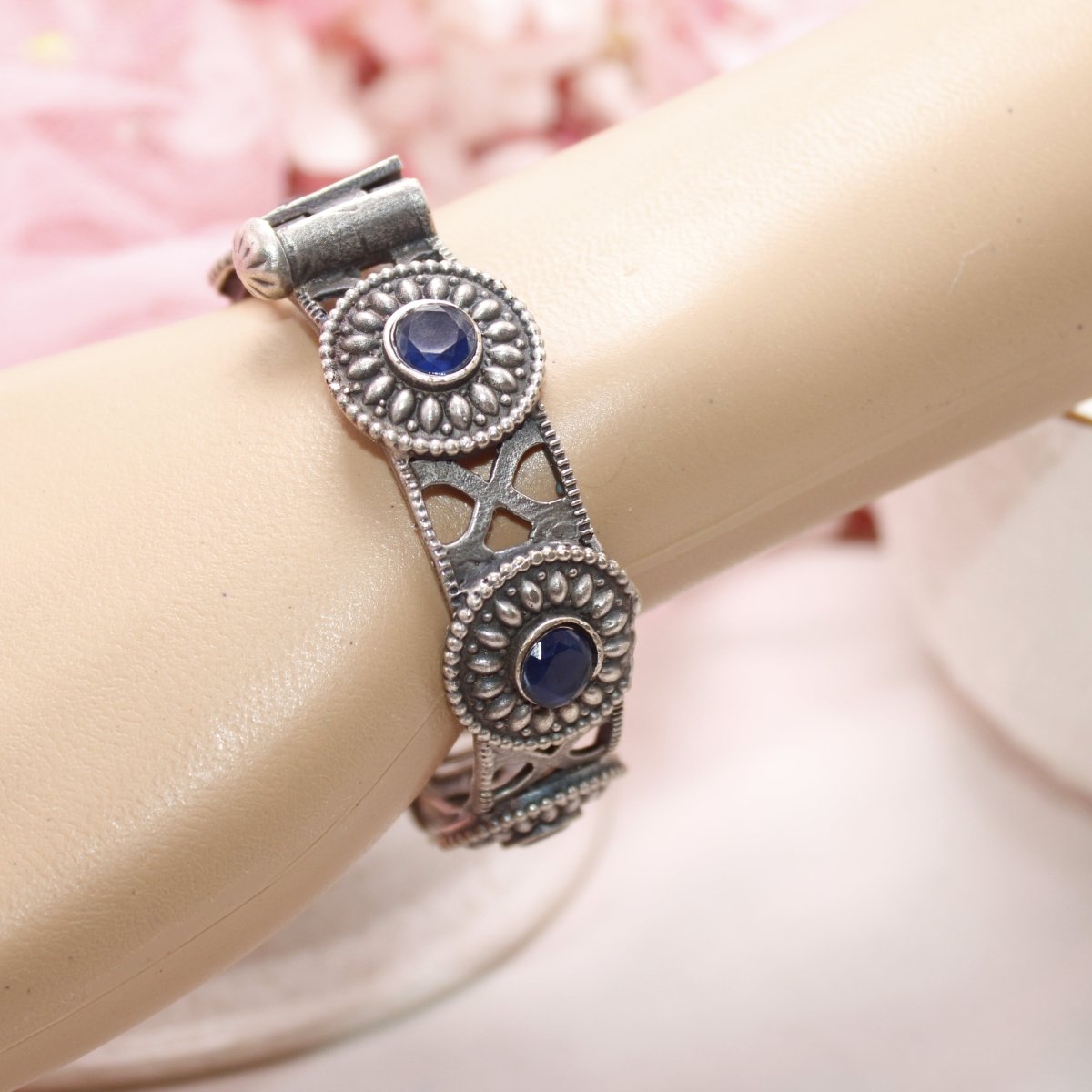 KISHA - OXIDISED SILVER LOOK ALIKE KADA - BLUE - kada