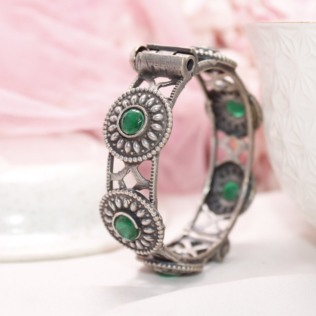 KISHA - OXIDISED SILVER LOOK ALIKE KADA - GREEN - kada