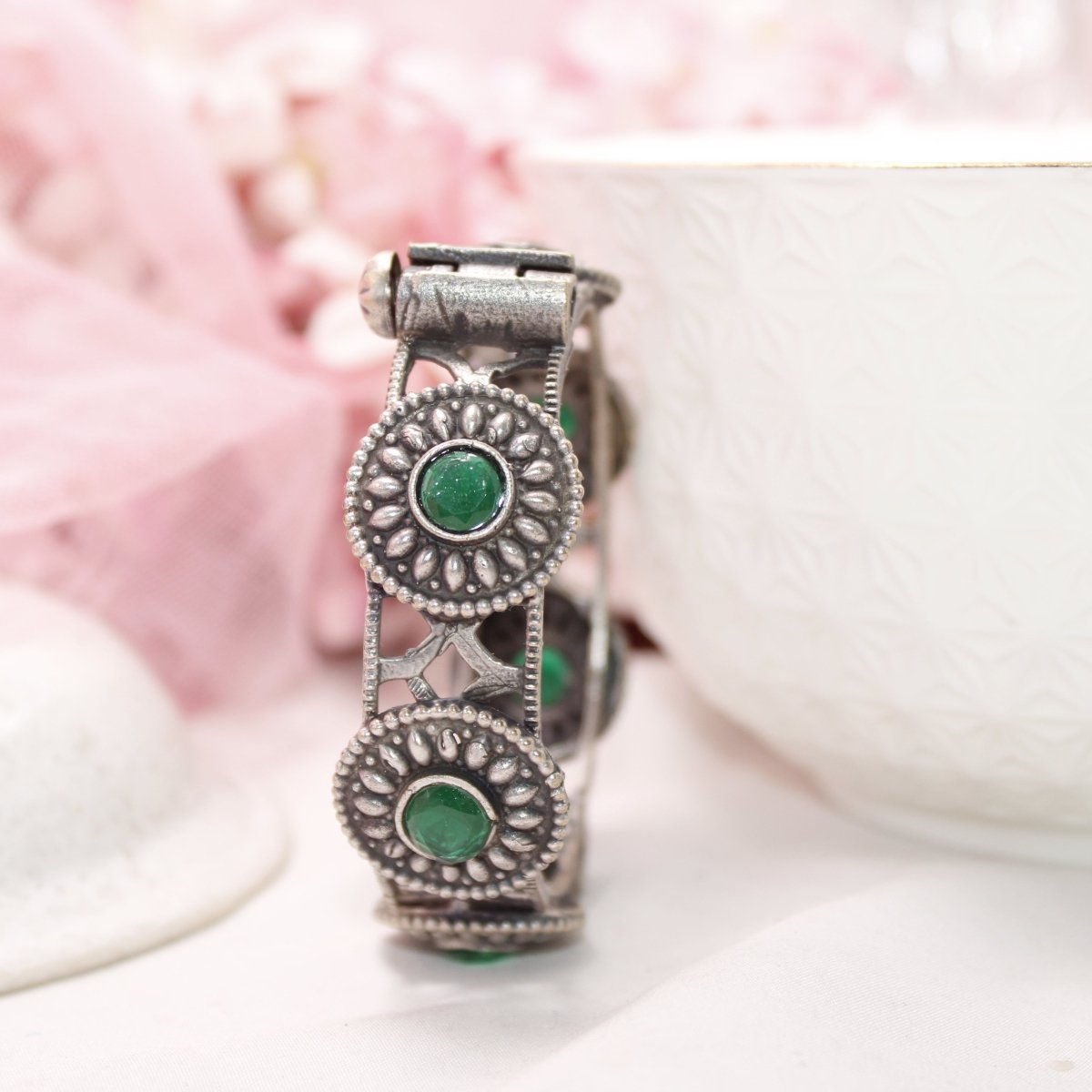 KISHA - OXIDISED SILVER LOOK ALIKE KADA - GREEN - kada