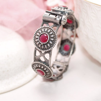 KISHA - OXIDISED SILVER LOOK ALIKE KADA - RED - kada