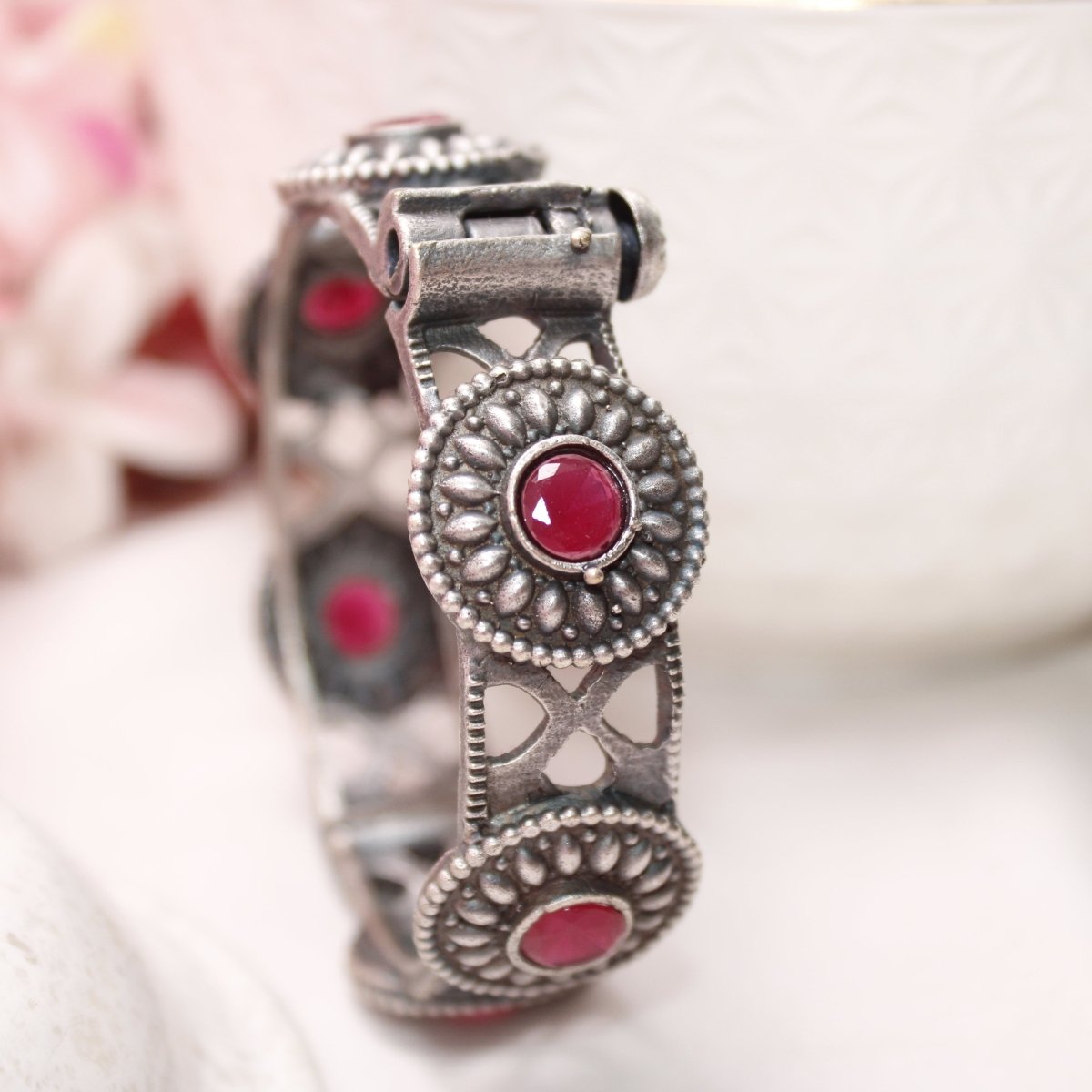 KISHA - OXIDISED SILVER LOOK ALIKE KADA - RED - kada