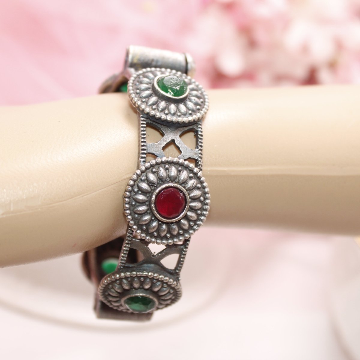 KISHA - OXIDISED SILVER LOOK ALIKE KADA - RED & GREEN - kada