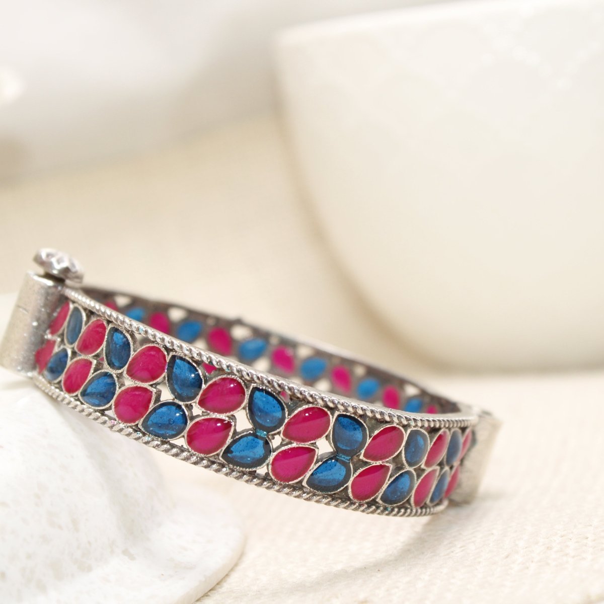 MEENAKARI LEAF PATTERN KADA - RED & BLUE - kada