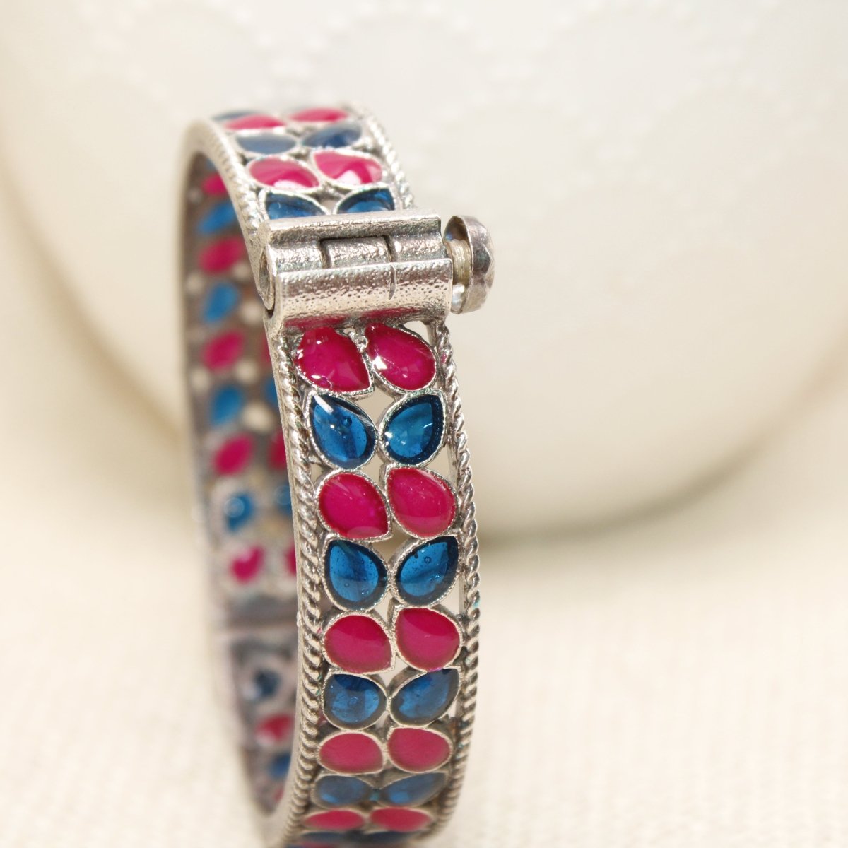 MEENAKARI LEAF PATTERN KADA - RED & BLUE - kada