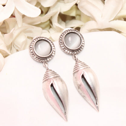 MONALISA STONE SHANKH DROPS EARRINGS-GREY -EARRING