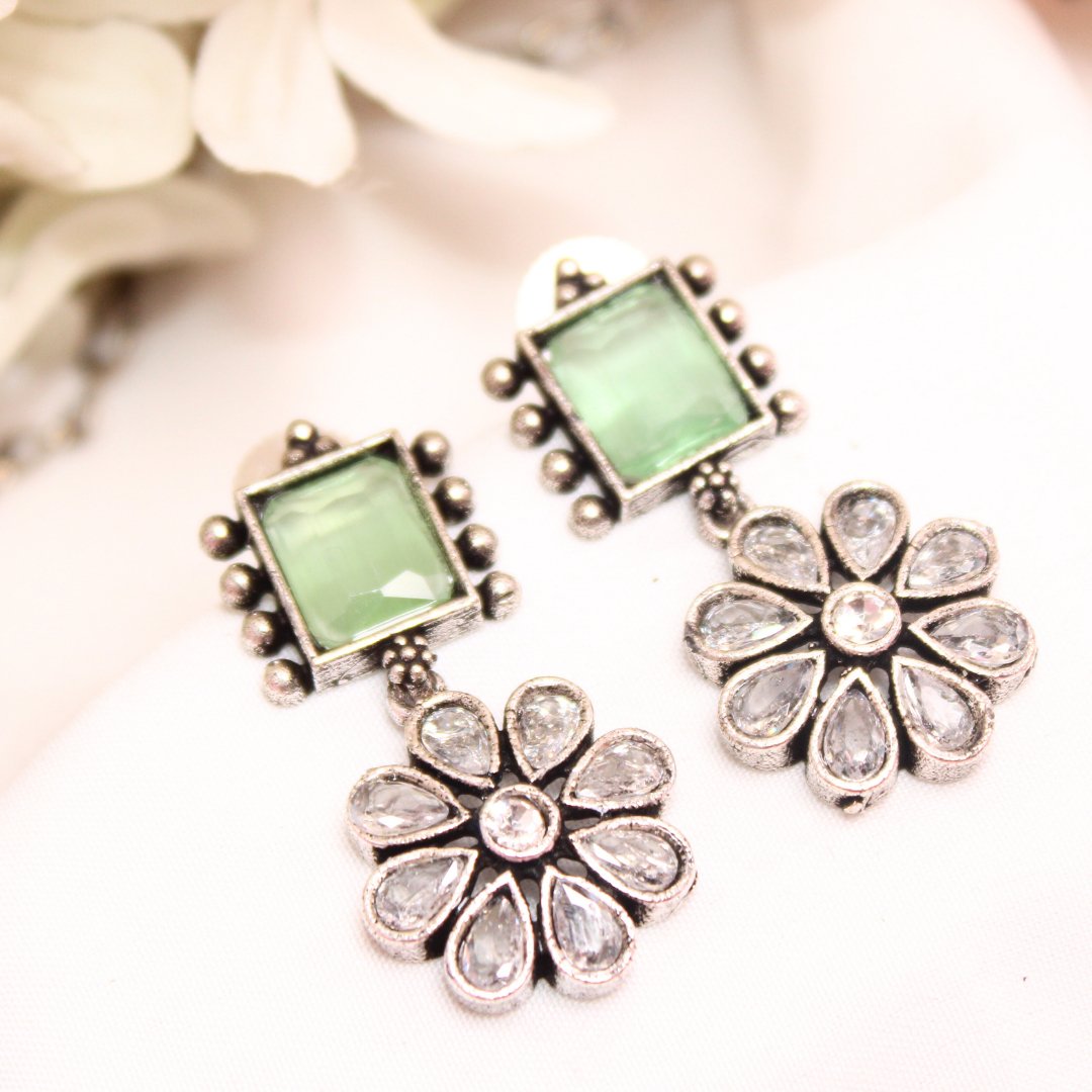 NARGIS FLOWER STONE NECKLACE SET-LIGHT GREEN -Necklaces