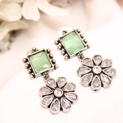 NARGIS FLOWER STONE NECKLACE SET-LIGHT GREEN -Necklaces