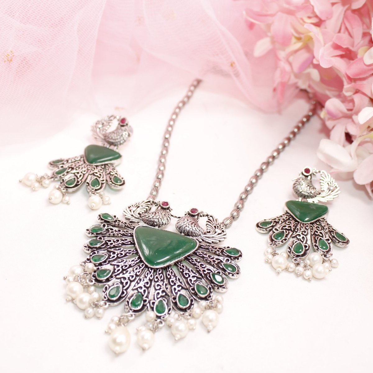 PANKH - SILVER LOOK ALIKE PENDANT SET - GREEN - Charms & Pendants