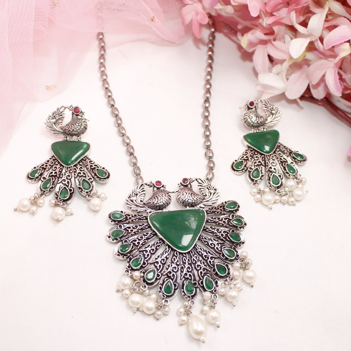 PANKH - SILVER LOOK ALIKE PENDANT SET - GREEN - Charms & Pendants