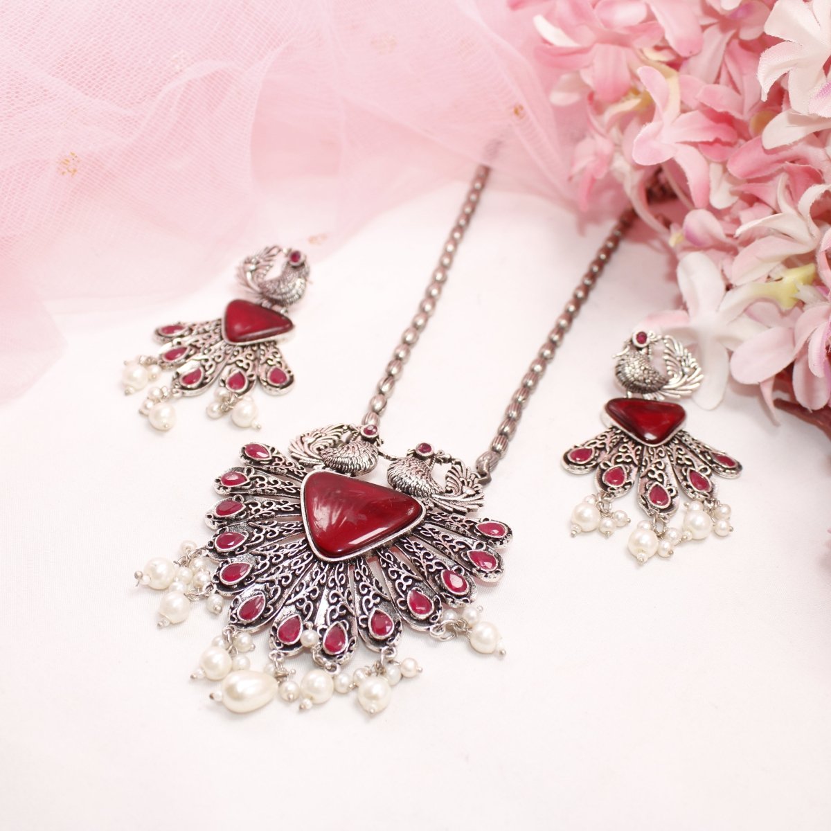 PANKH - SILVER LOOK ALIKE PENDANT SET - RED - Charms & Pendants