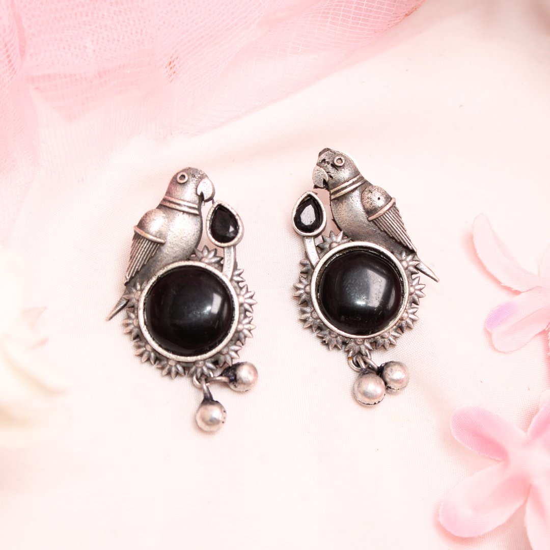 PARROT WITH ROUND MONALISA STONE EARRING-BLACK -Earrings