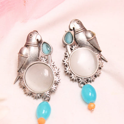 PARROT WITH ROUND MONALISA STONE EARRING-GREY -Earrings