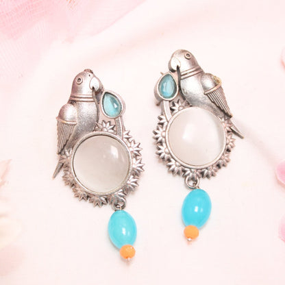 PARROT WITH ROUND MONALISA STONE EARRING-GREY -Earrings