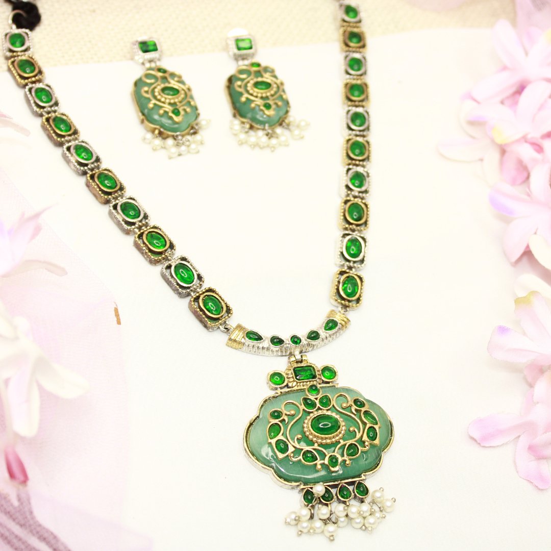 PARTY NECKLACE - KARIGARI WORK DUAL - TONE - GREEN - Necklaces