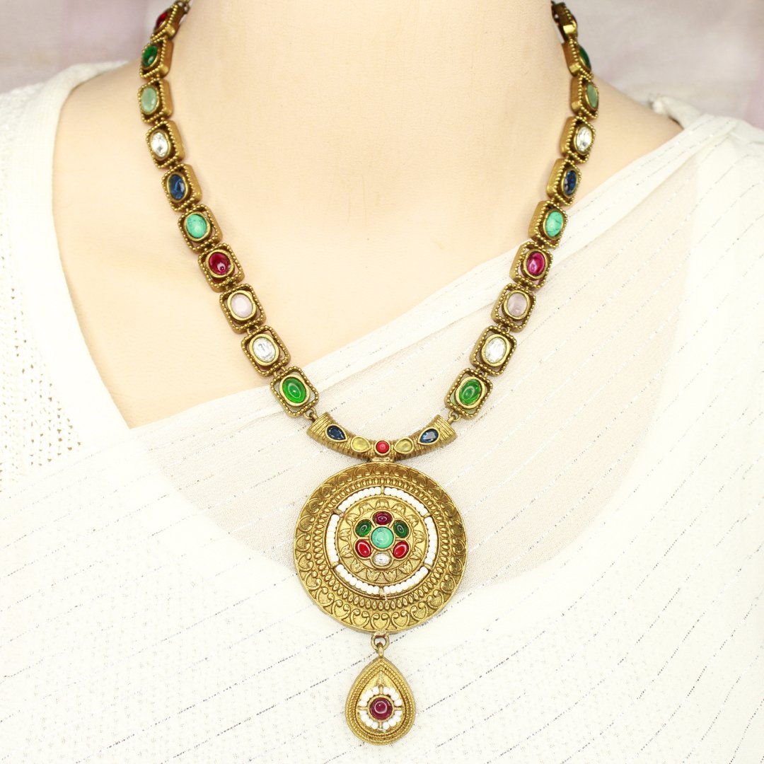 RAJWADI THAPA NECKLACE - NAVRATNA - Necklaces