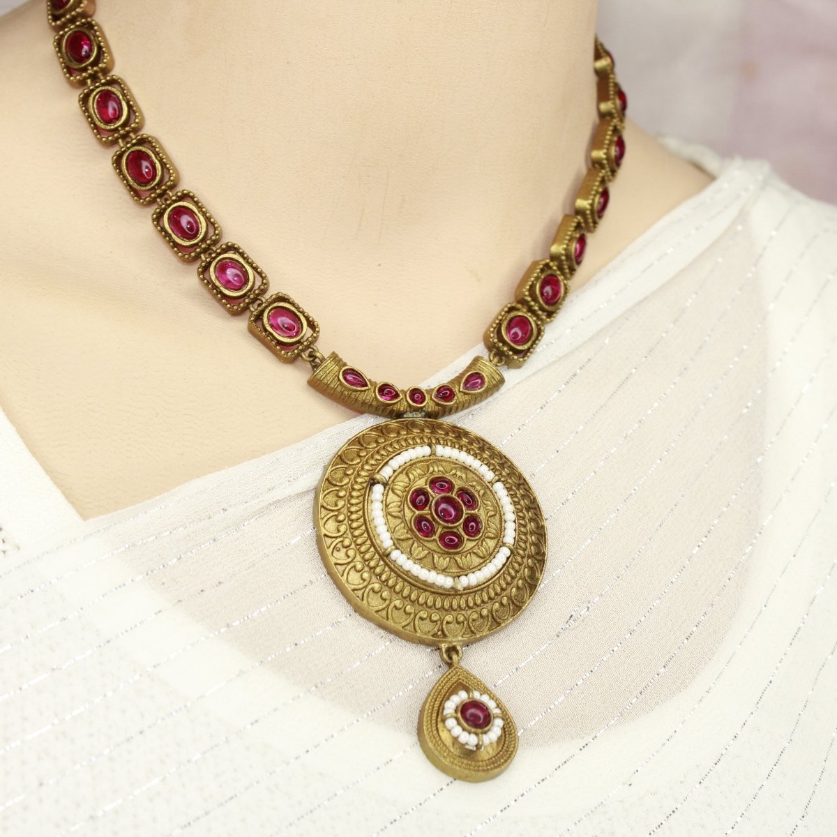 RAJWADI THAPA NECKLACE - RED - Necklaces