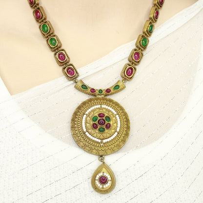 RAJWADI THAPA NECKLACE - RED & GREEN - Necklaces