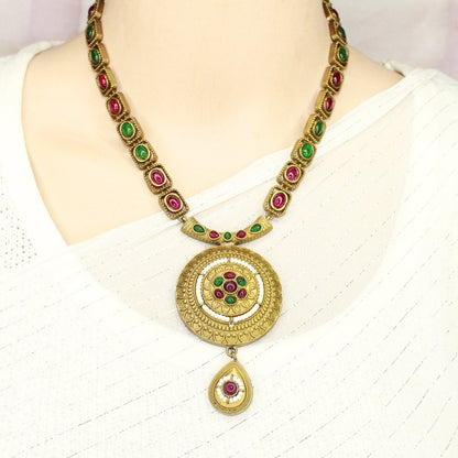 RAJWADI THAPA NECKLACE - RED & GREEN - Necklaces