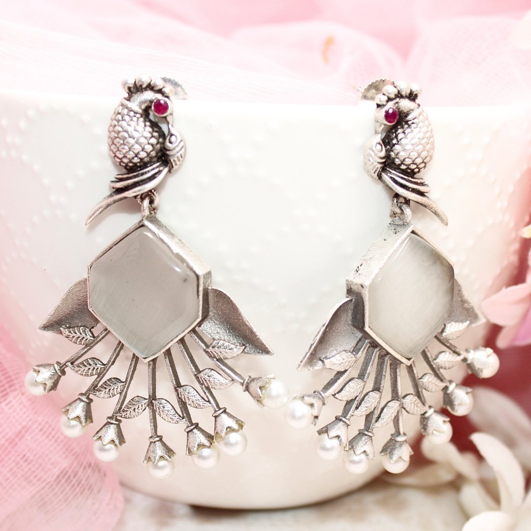 SILVER LOOK ALIKE DANGLE ROUND TOP - GREY - EARRING